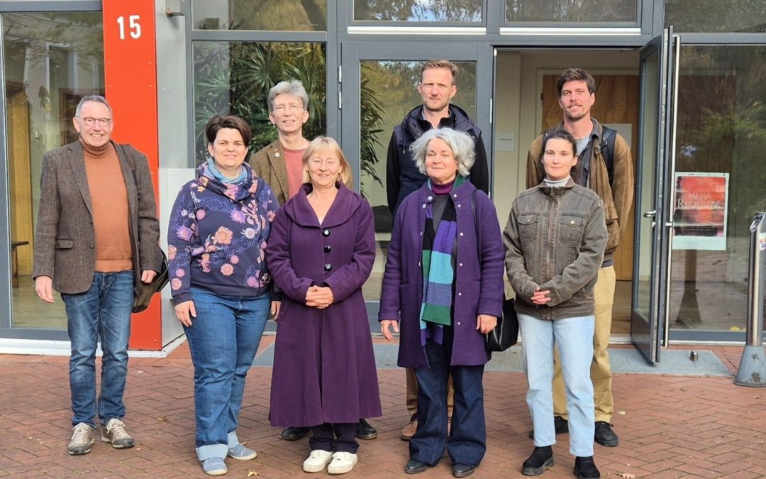 Wilfried Gabriel (Alanus Hochschule), Zsuzsa. Dobak-Szalai (Landwirtschaft), Tillman Kieser (Hiberniaschule), Marianne Demko (Waldorfausbildung Ungarn), Attila Irk (Unternehmer, Gründungsmitglied), Orsolya Kuntz (Hauswirtschaft), Barbara Sallai-Szekely (Schneiderei), Felix Springorum (Waldorf Institut)